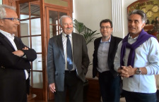 Michel Pélieu avait reçu Gérard Holtz en avril dernier lors des repérages pour son tournage en Hautes-Pyrénées (Pyrénéesinfo Lourdes, Eric BENTAHAR).