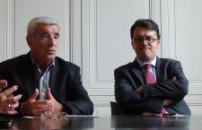 Gérard Trémège, le maire de Tarbes, et François-Xavier Brunet, le président de la CCI 65, lors de la présentation des Assises du Commerce tarbais (Pyrénéesinfo Tarbes, Eric BENTAHAR).