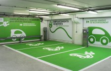 Des bornes de rechargement pour les véhicules électriques à l'aéroport de Toulouse Blagnac (© Aéroport Toulouse-Blagnac / Zoé Léguevaques).