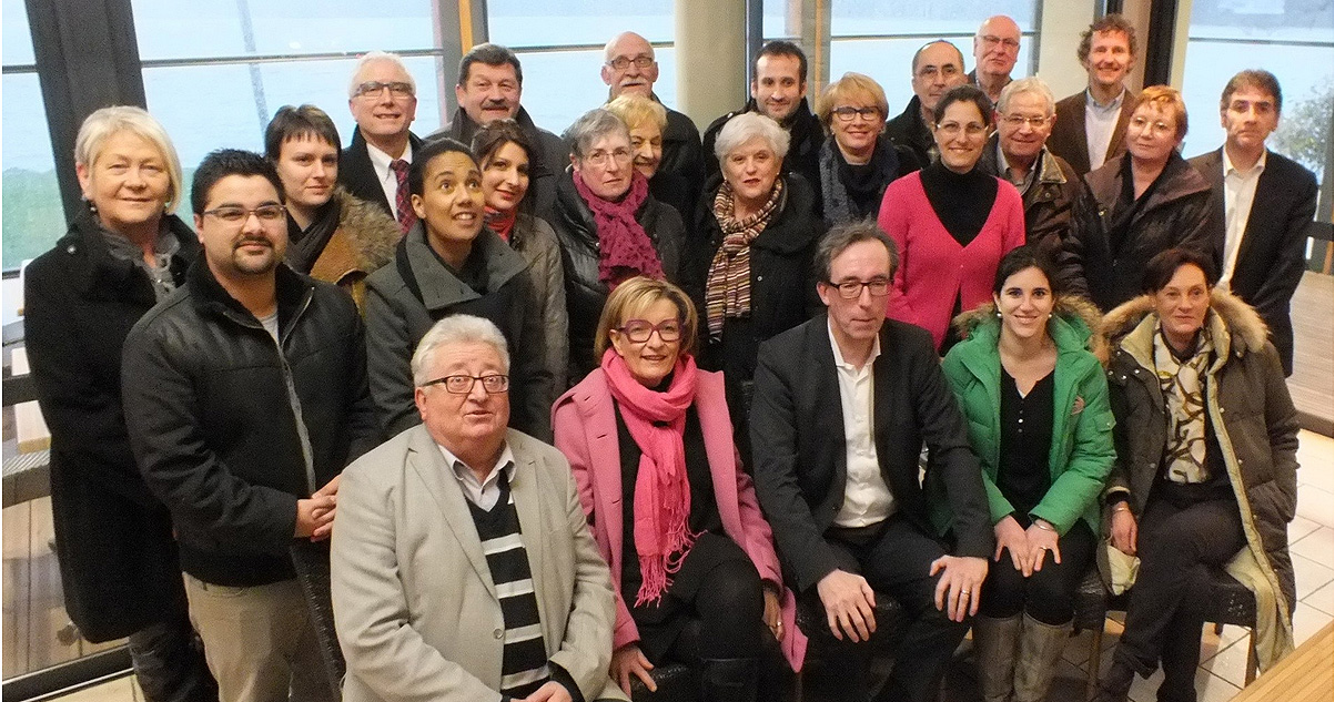 Les 33 candidats de la liste Notre Avenir Lourdes Ensemble, autour de Jean-Pierre Artiganave (DR).