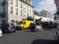 L’actu de Tarbes | L’avion coincé en pleine ville